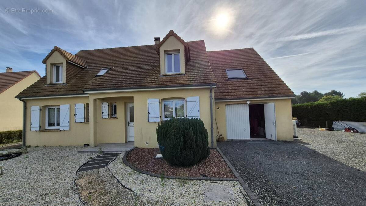 Maison à LA SUZE-SUR-SARTHE