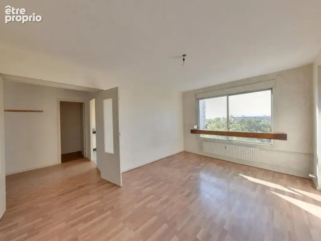 LYON 4 - Secteur Clos Jouve - T3 de 77m² à rénover - photo 3
