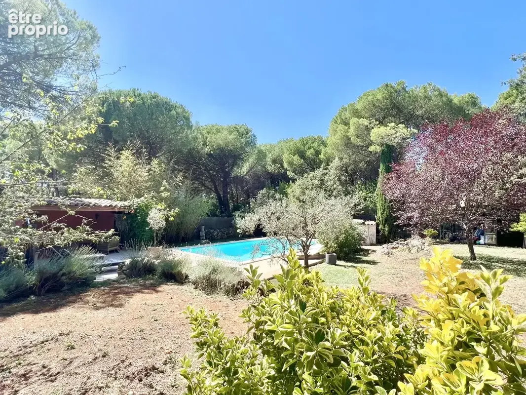 Bastide provençale de charme de 183.51 m² sur 1 980 m² de terrain paysagé avec piscine - photo 4