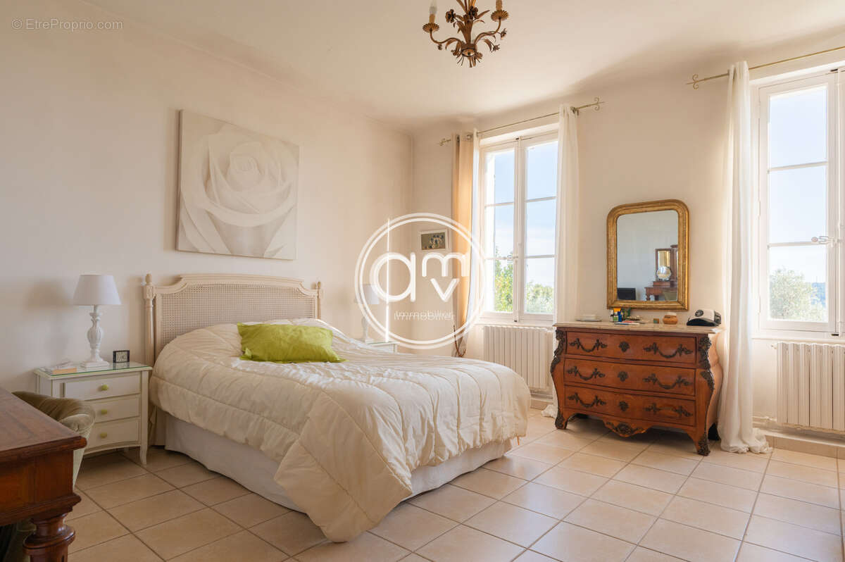 Maison à LA VALETTE-DU-VAR