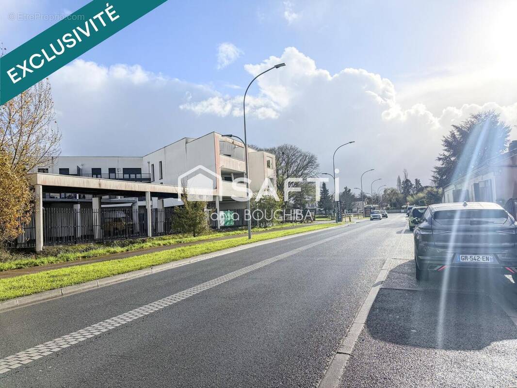Photo 1 - Parking à VILLENAVE-D'ORNON