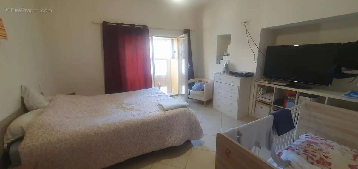 Appartement à VALLAURIS