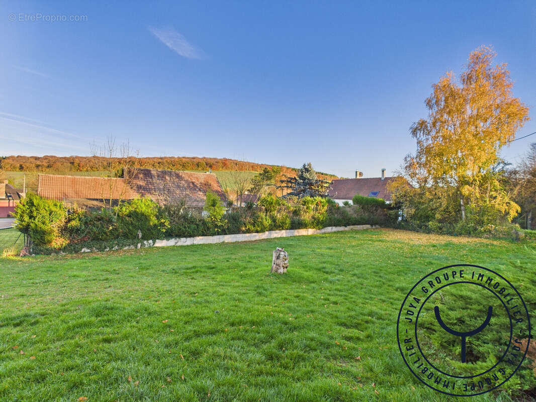 Maison à NEUVILLE-SUR-VANNES