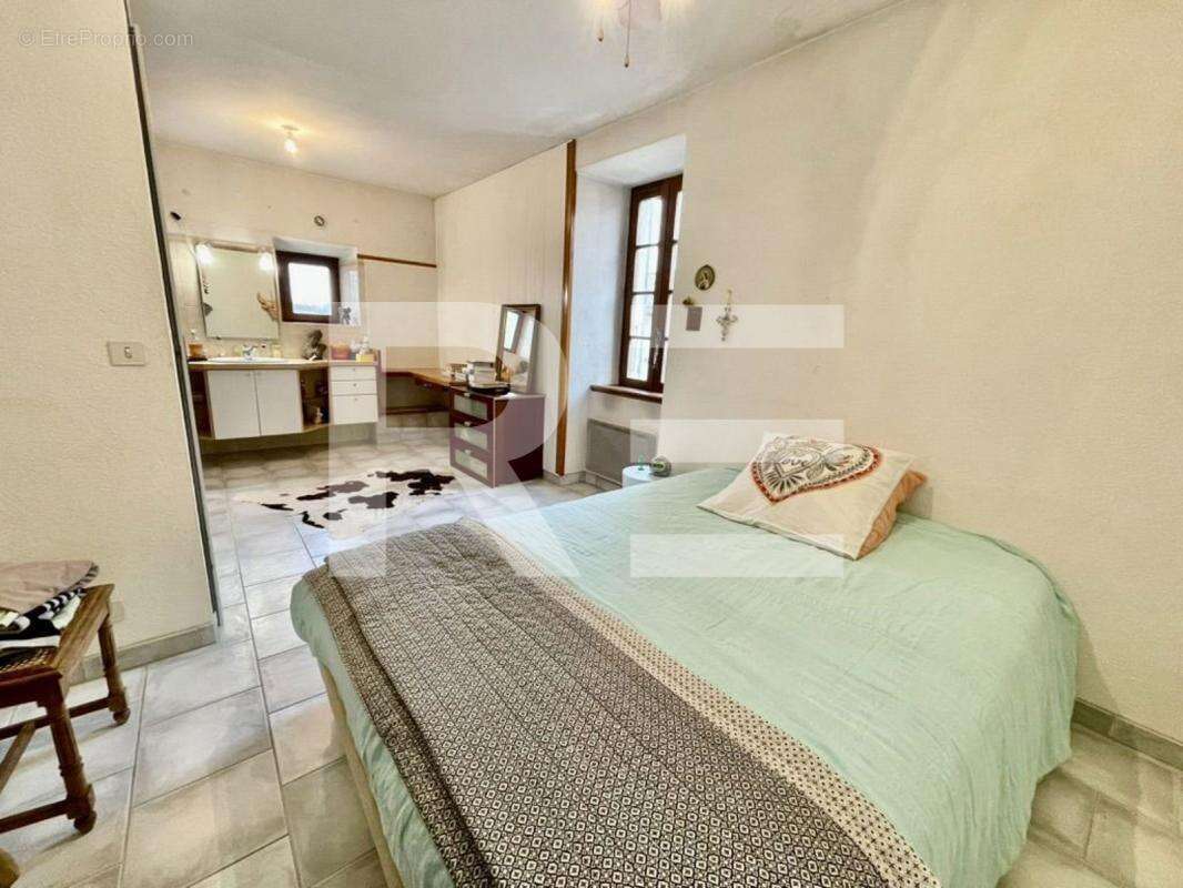 Maison à GOUDARGUES