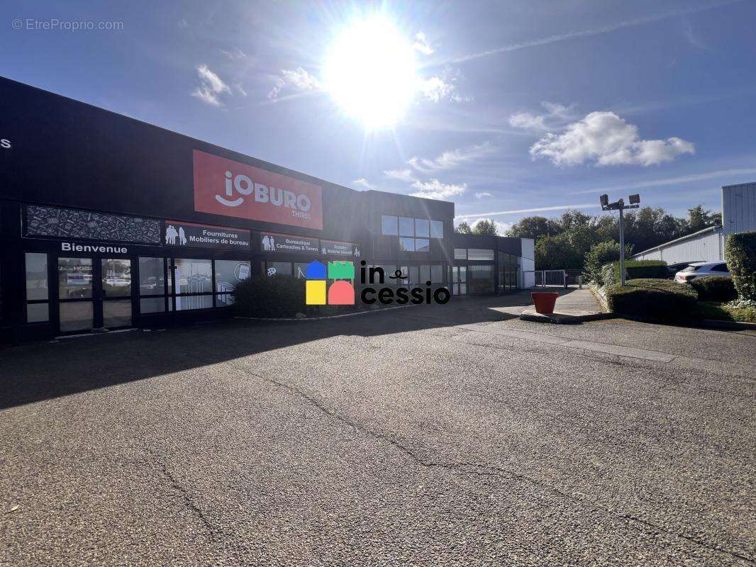 Belle opportunité : Superbe surface commerciale au coeur de la - photo 4