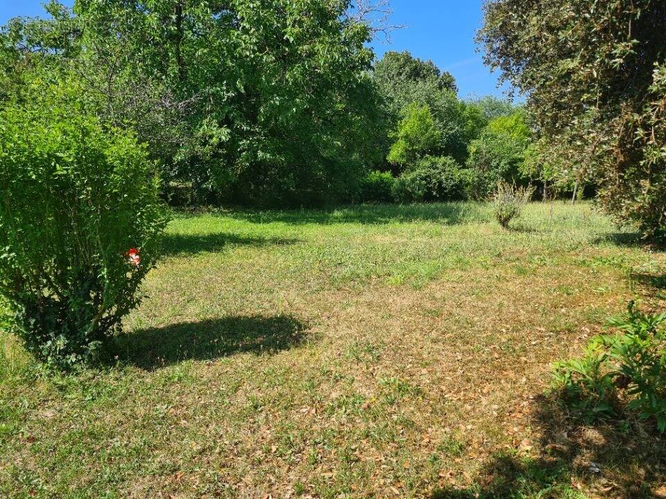 Terrain à SAINT-QUENTIN-DE-BARON