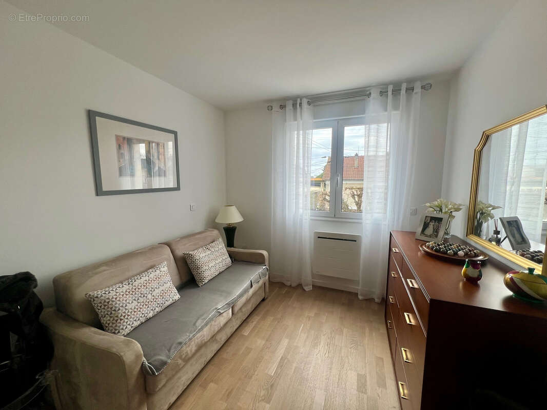 Appartement à PARAY-VIEILLE-POSTE