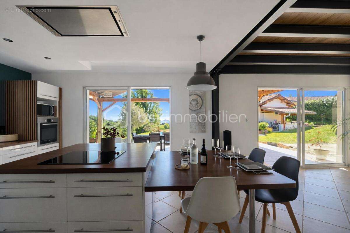 Exclusivité – villa d’architecte de plain-pied – 210 m² – un art de vivre entre lumière, volumes & élégance - photo 11