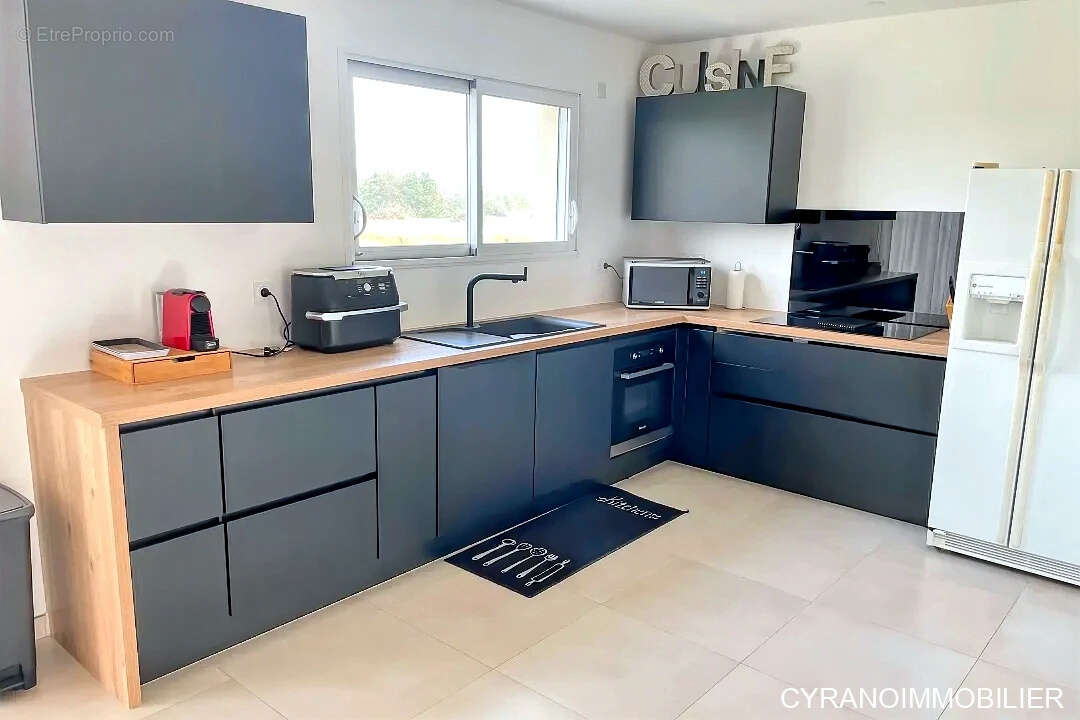 Maison à COURS-DE-PILE