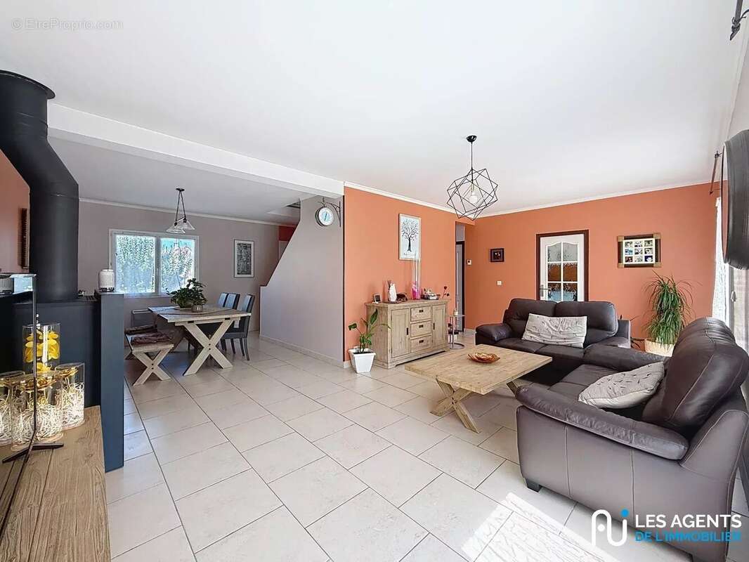 Maison 154 m² à Ormes  - photo 5