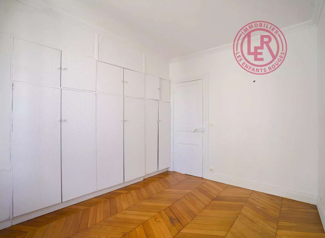 Paris 7ème - Ecole Militaire - Avenue de la Bourdonnais - Appartement de 2 chambres de 45,53m2 au dernier étage par ascenseur - photo 6