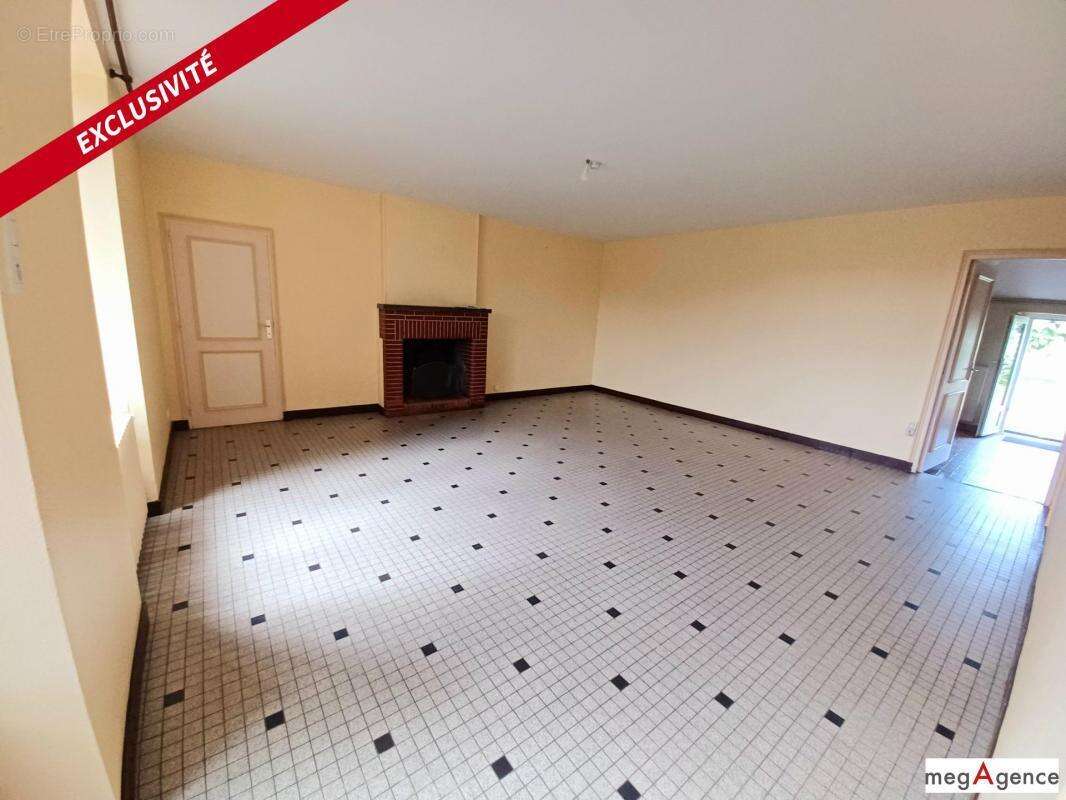 Maison à SAINT-BRICE-EN-COGLES