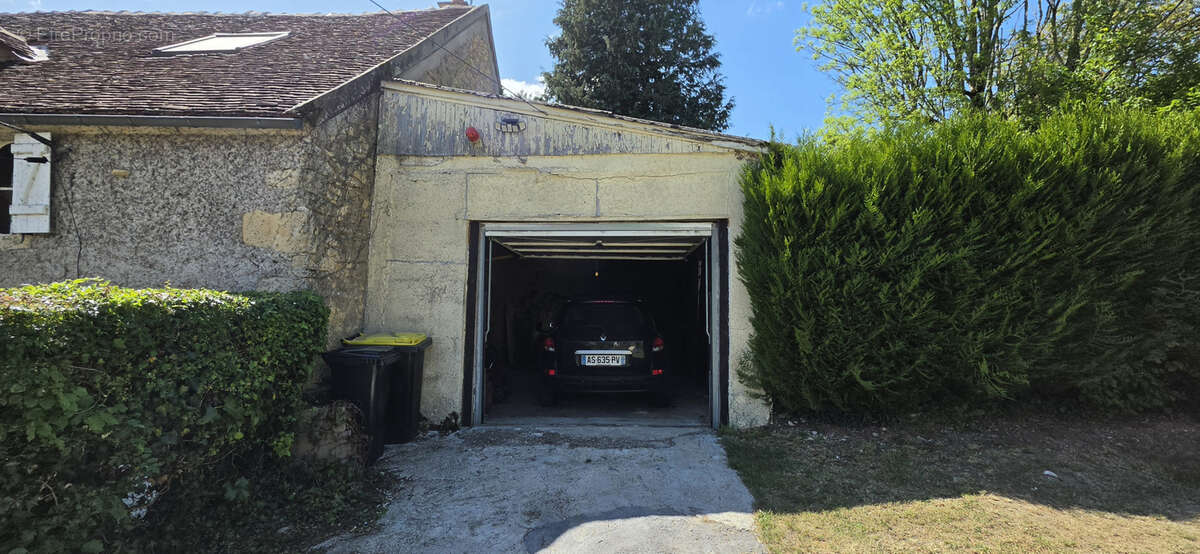 Maison à COLMERY