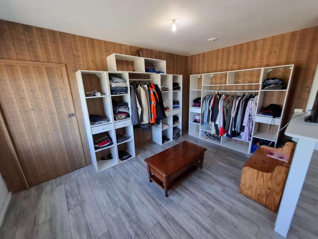 Maison 291 m² à Valence-Sur-Baise  - photo 4