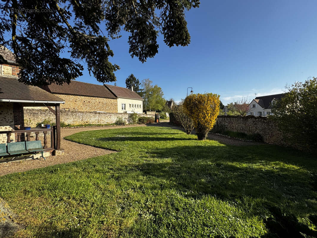 Maison à CHATEAUNEUF-EN-THYMERAIS