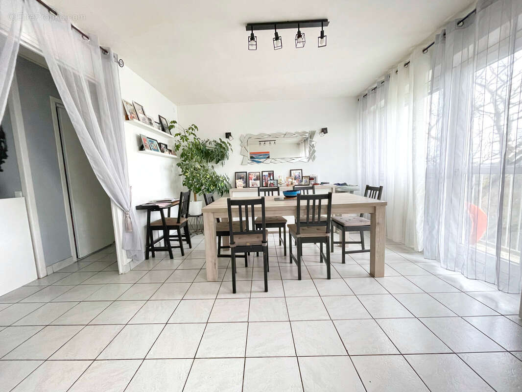 Appartement à IRIGNY