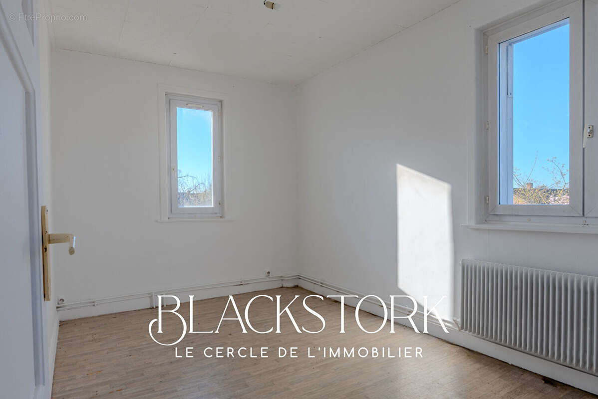 Maison 4 pièces à rafraîchir Neuville-en-ferrain 90 m2 au sol. - photo 2
