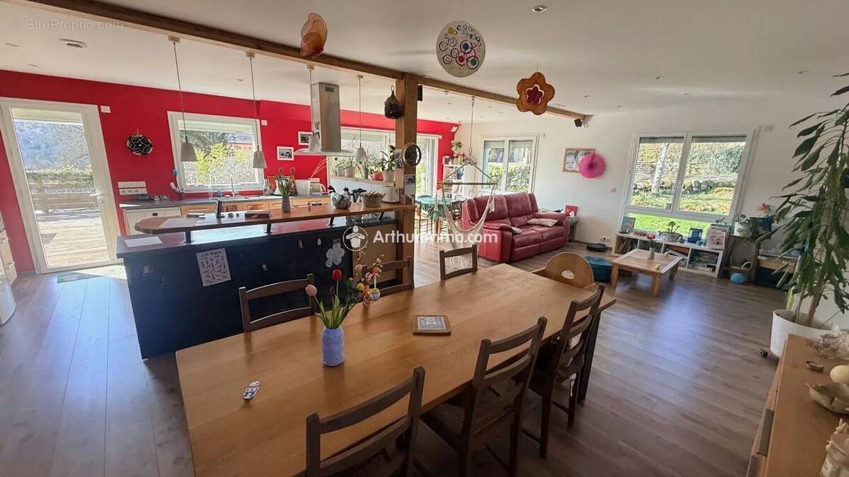 Maison à SAINT-BEAUZELY