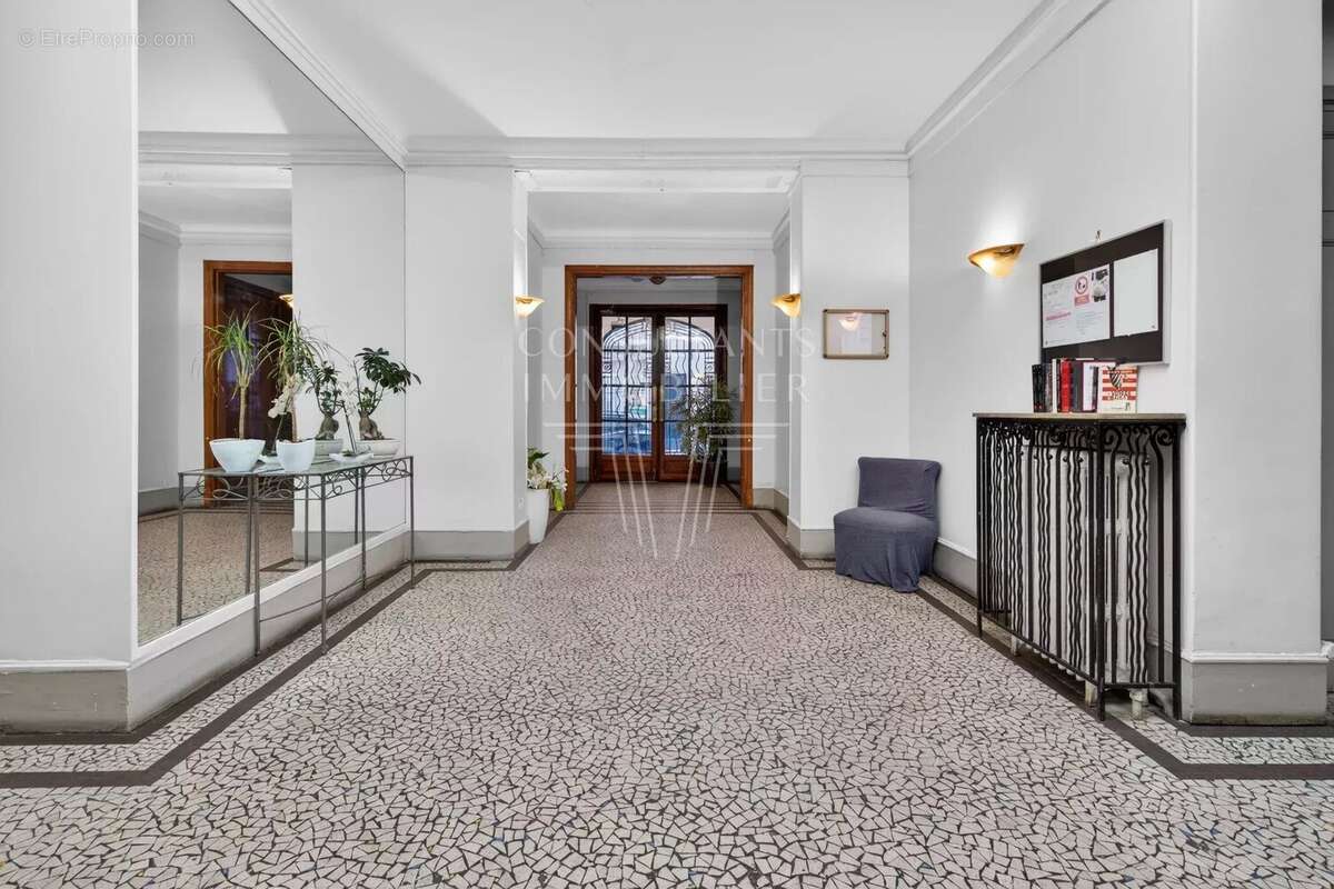 Appartement à PARIS-16E