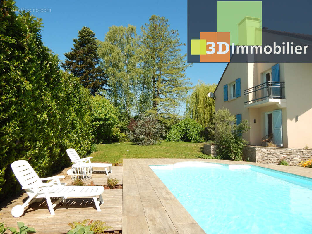 PISCINE CREUSÉE 12 X 5 M - Maison à LONS-LE-SAUNIER