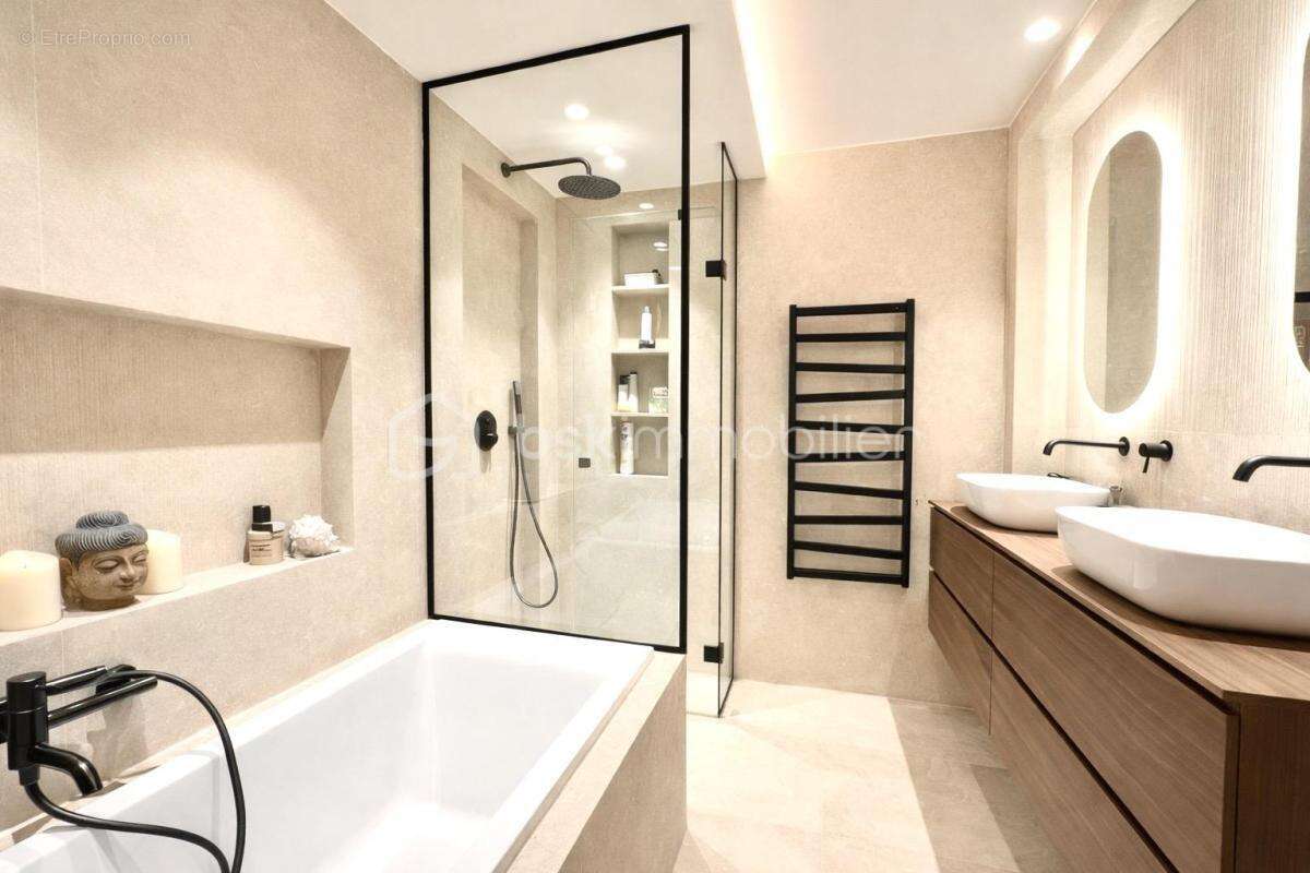 Appartement à MANDELIEU-LA-NAPOULE