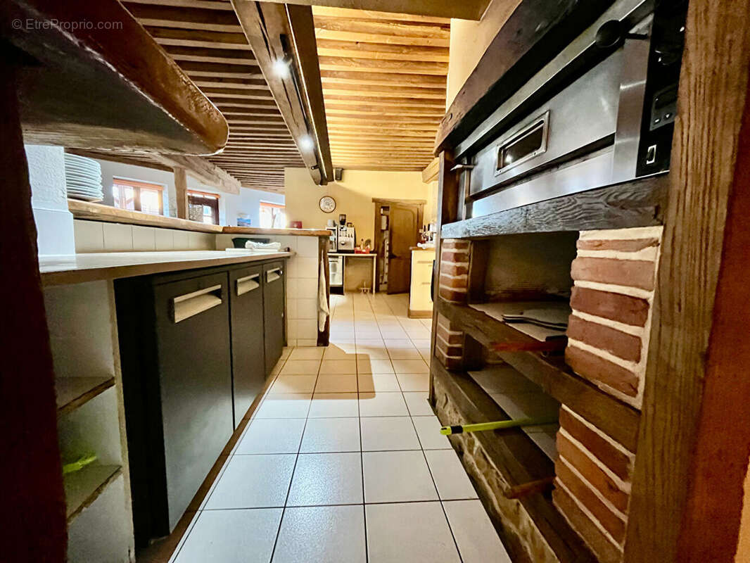 Commerce à PONT-DE-VAUX