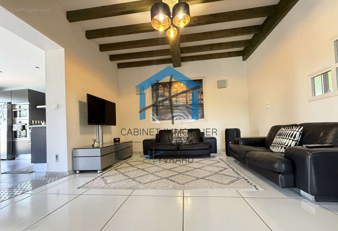 Maison à LA FOUILLOUSE