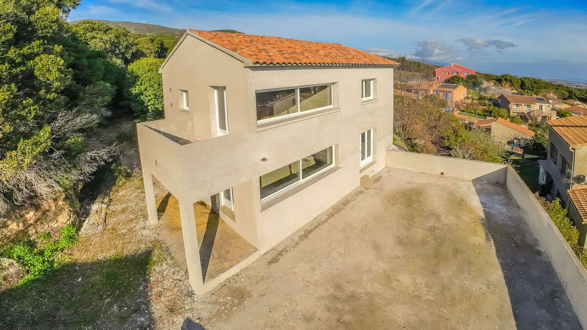 Maison à BORGO