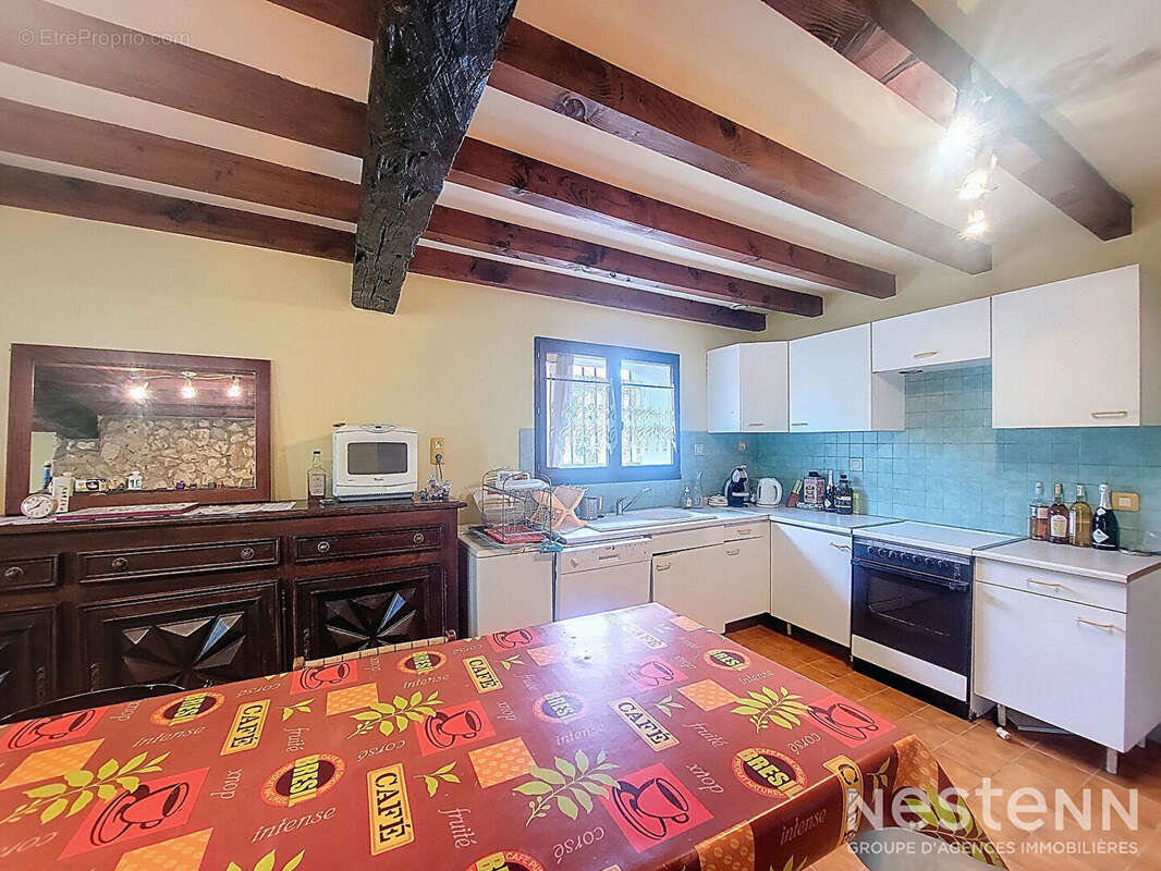 A Vendre Maison en pierre de 79 m² avec dépendances de 116 m² dans un hameau de Lagraulet-du-Gers - photo 3