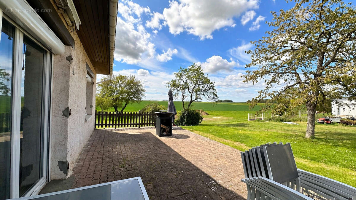 Maison à SAINT-ARNOULT-DES-BOIS
