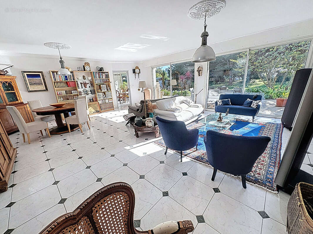 Maison à LE POULIGUEN