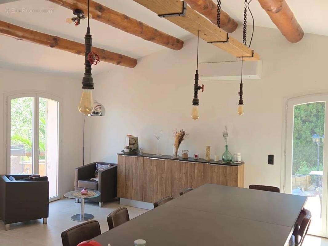 Maison à SOLLIES-VILLE