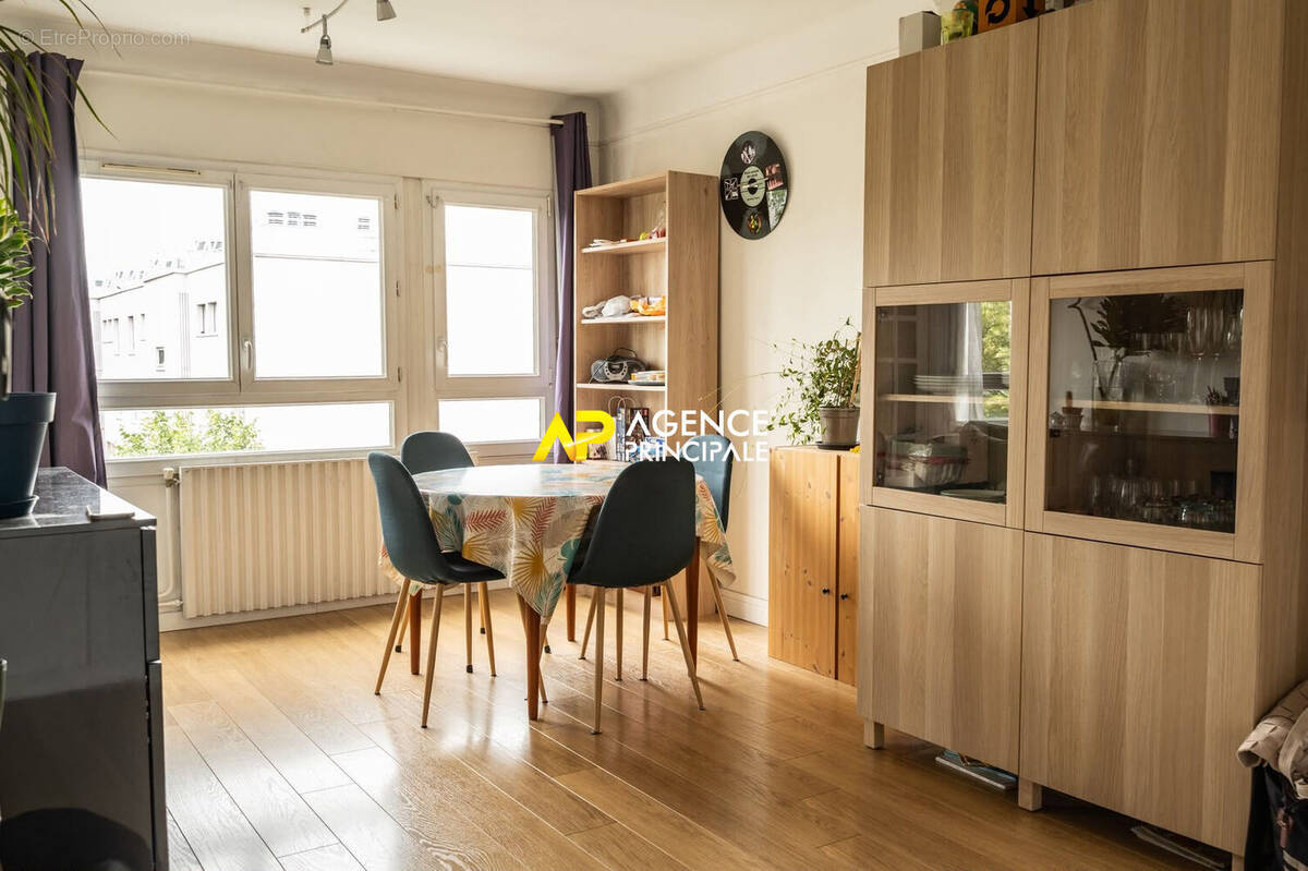 Appartement à SARTROUVILLE