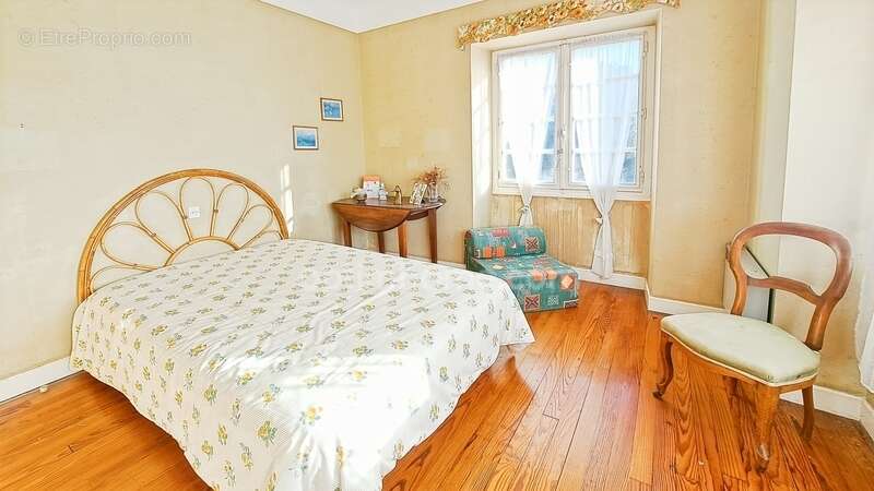 Maison à SAINT-PALAIS