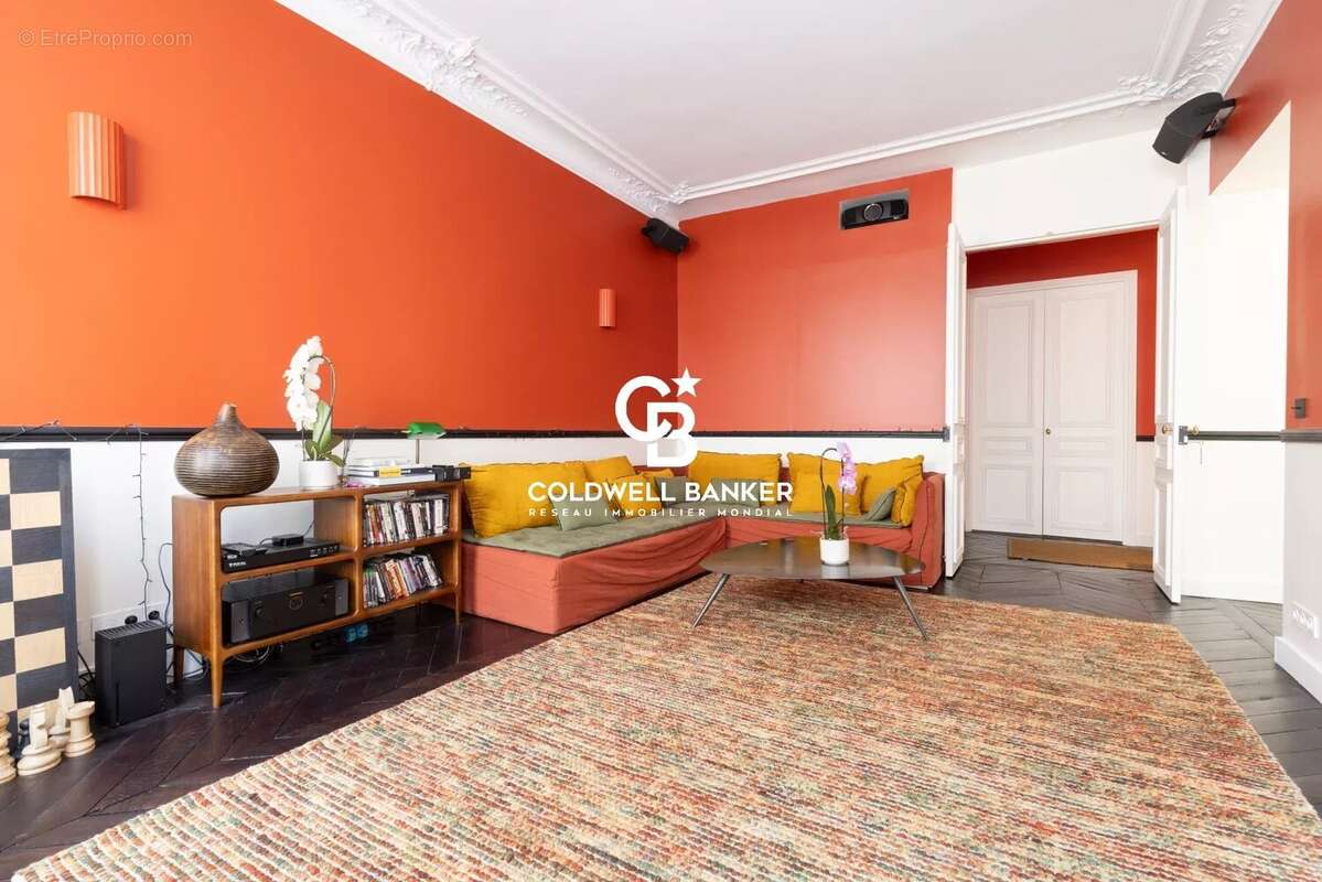 Appartement unique doté d'une salle de cinéma professionnelle. - photo 4
