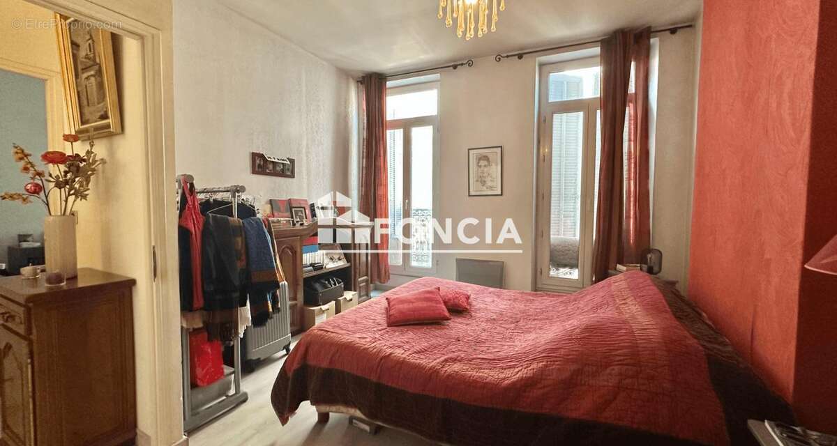 Appartement à MARSEILLE-5E