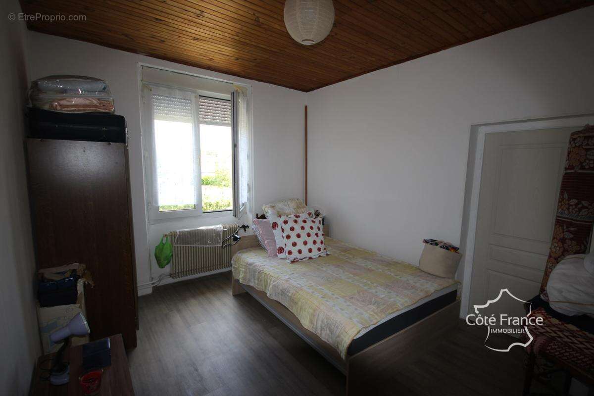 GIVET maison d'habitation 4 chambres avec terrain et garage - photo 6