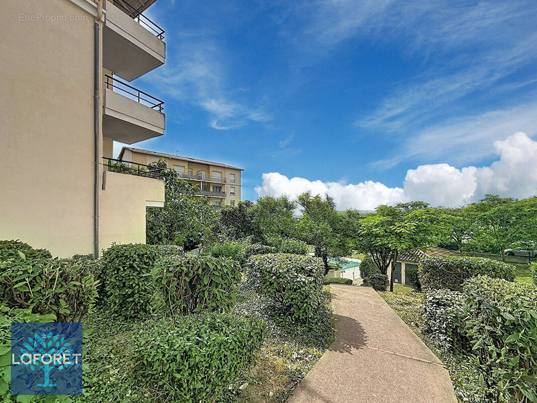 Appartement à GRIGNY