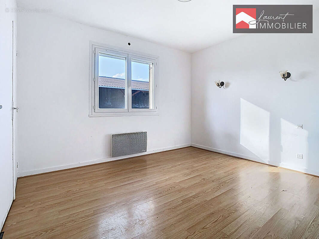 Maison à PONT-DE-VAUX