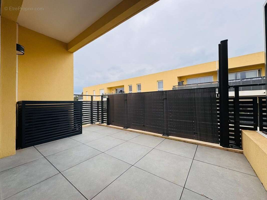 Appartement à VILLENEUVE-LES-AVIGNON