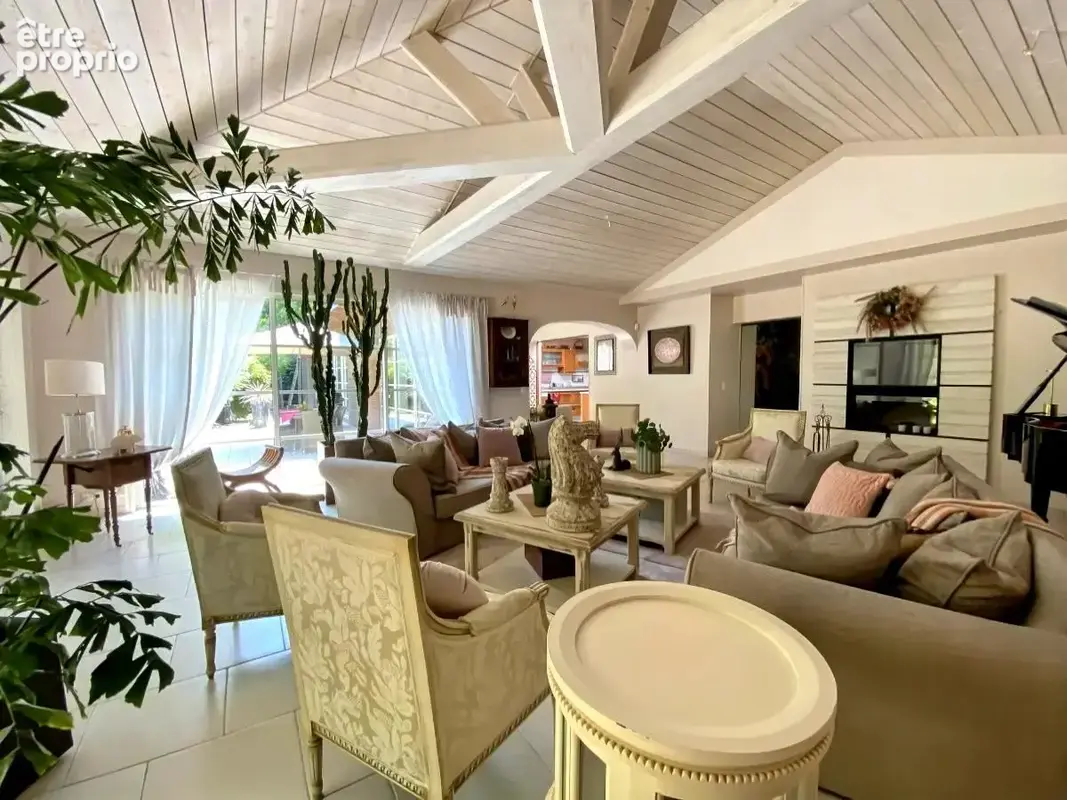 Maison 278 m² à Basse-Goulaine  - photo 5