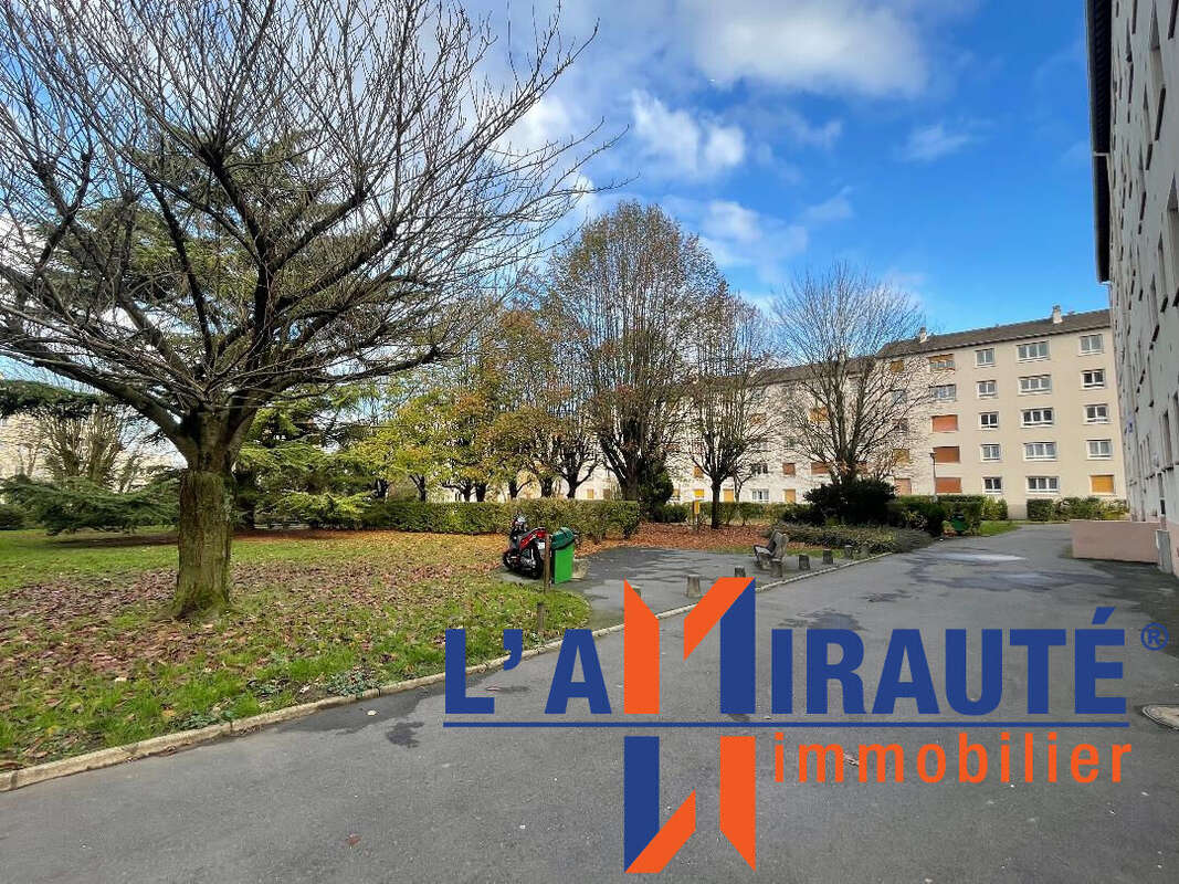 Appartement à SARTROUVILLE