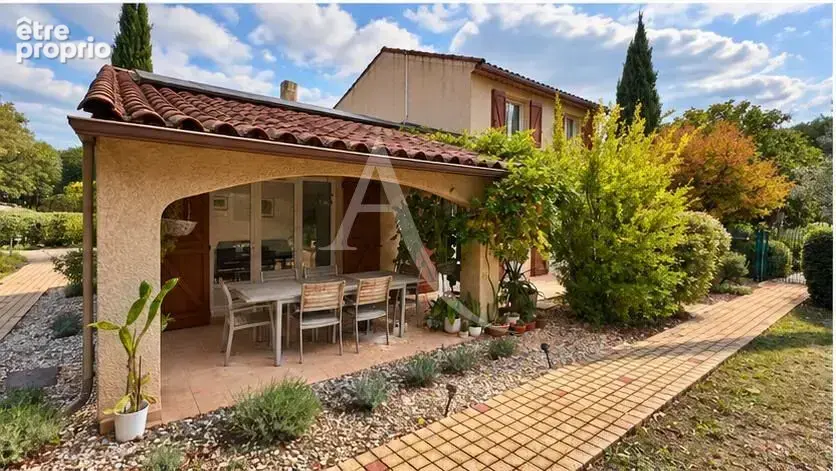 Villa de 180 m2 avec piscine jardin 1800m2 au calme panneaux solaires - photo 4