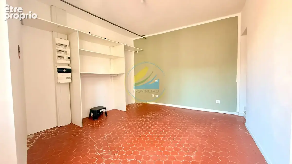 Les arcs-sur-argens ? t2 lumineux au dernier étage ? idéal premier achat ou investissement - photo 4