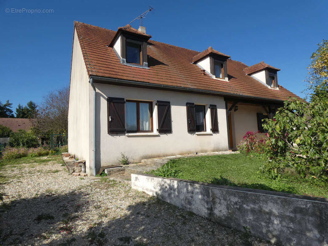 Maison à ARCES-DILO