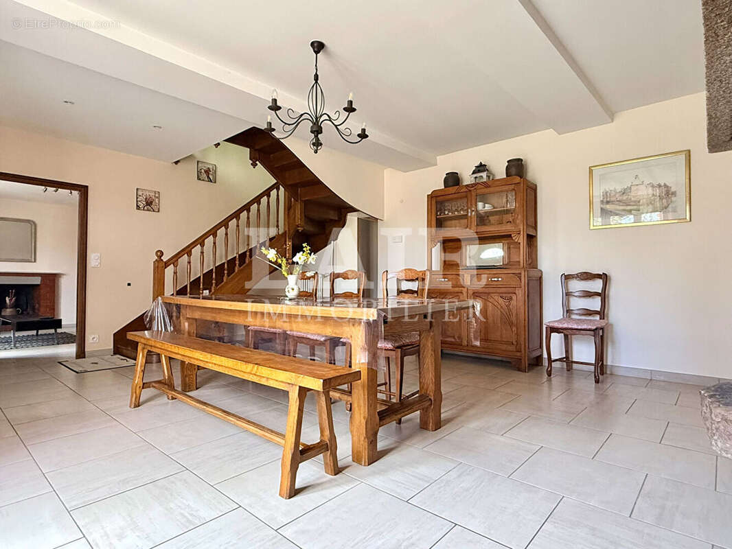 Maison à CARROUGES