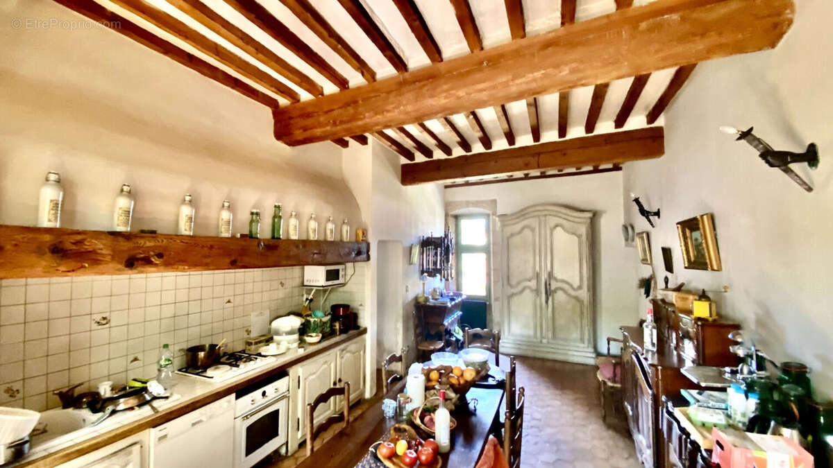 Maison à PERNES-LES-FONTAINES