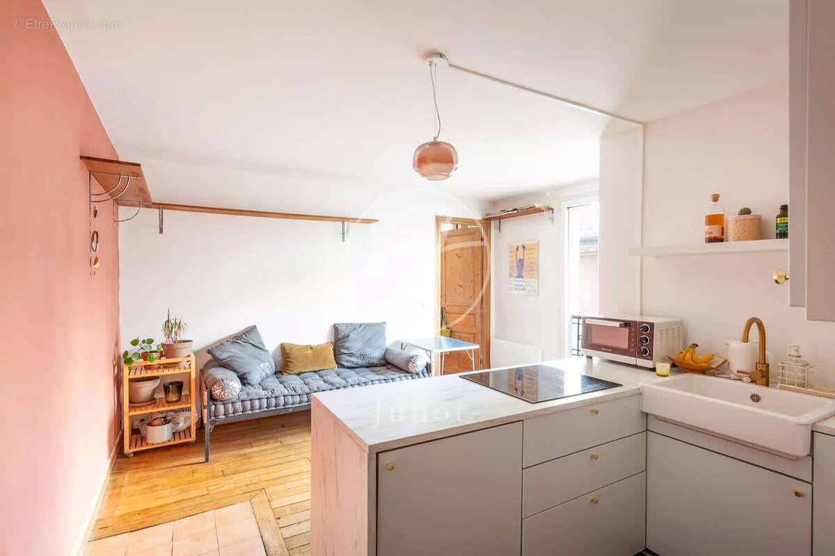 Appartement à PARIS-18E