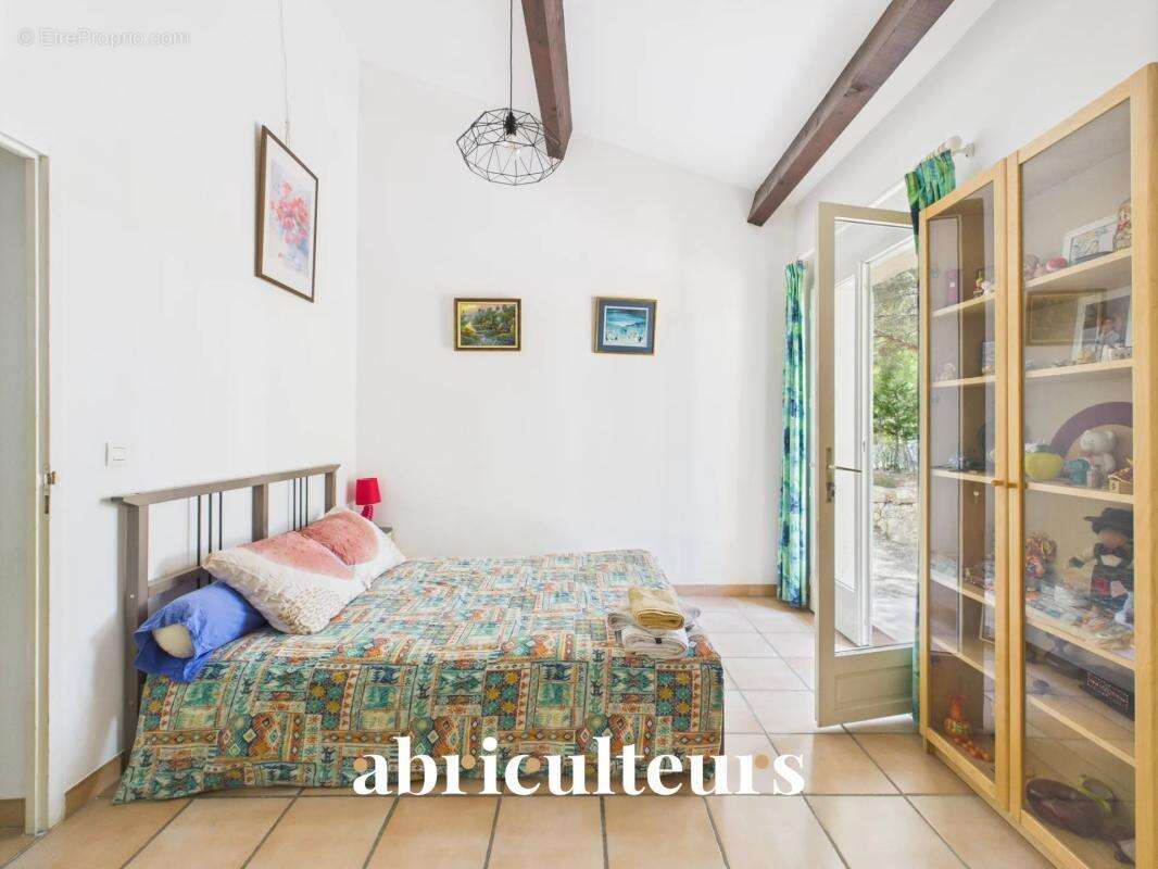 Maison à VENTABREN