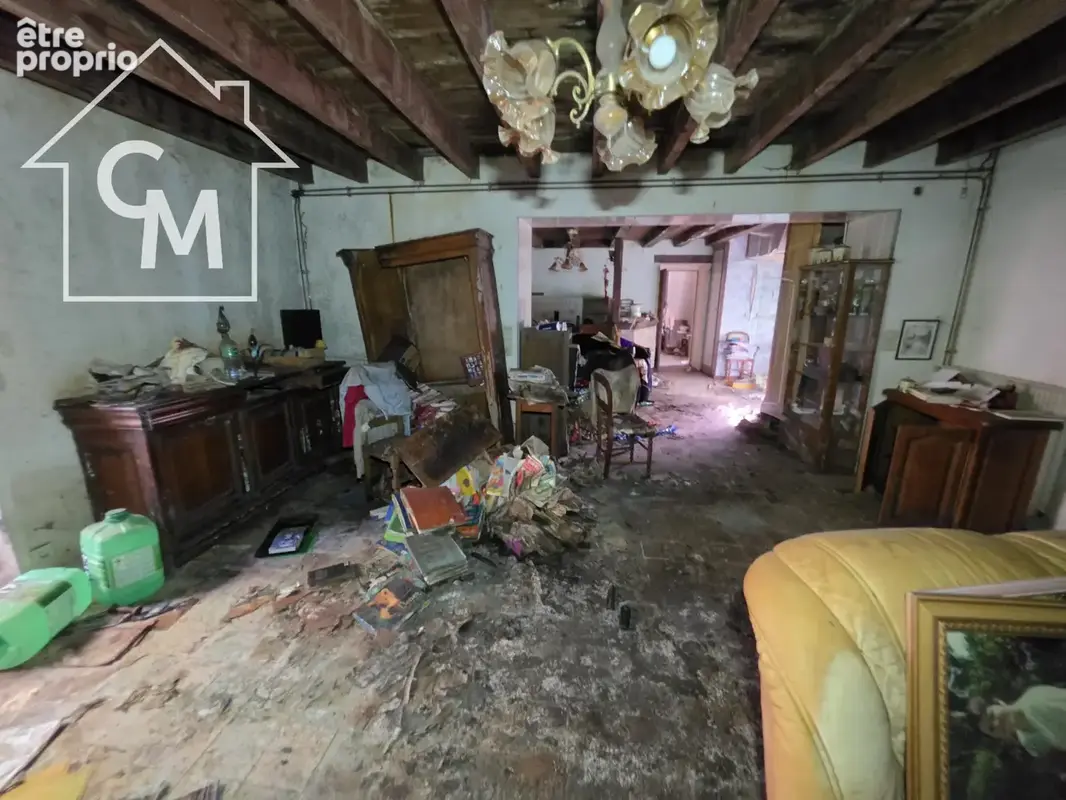 Maison à rénover entièrement avec dépendances et terrain - photo 6